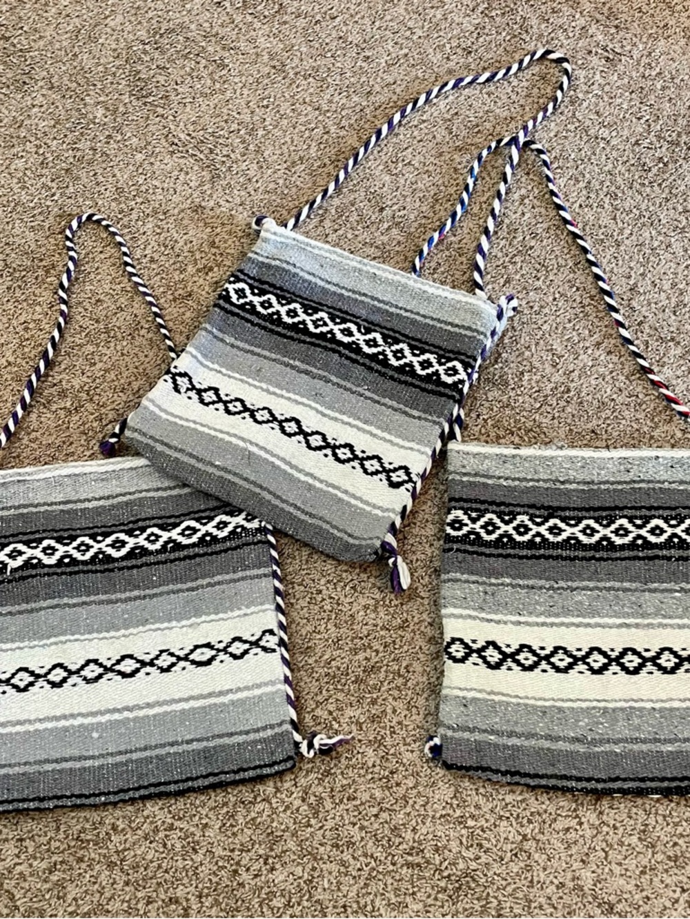 Set of 3 Mexican Falsa Blanket
Crossbody Bags